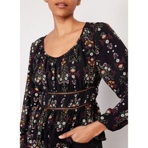 Old Navy Scoopneck Floral Lace Trim Top Black Size XS